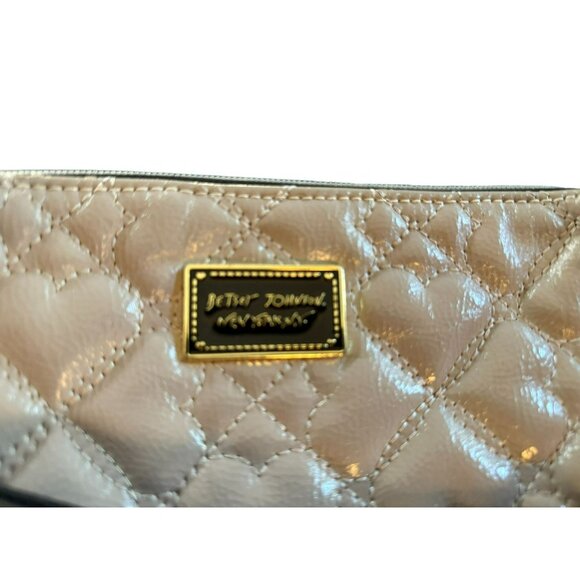 Betsey Johnson Quilted Heart Wristlet Beige and Black With Polka Dot Trim - Picture 2 of 5